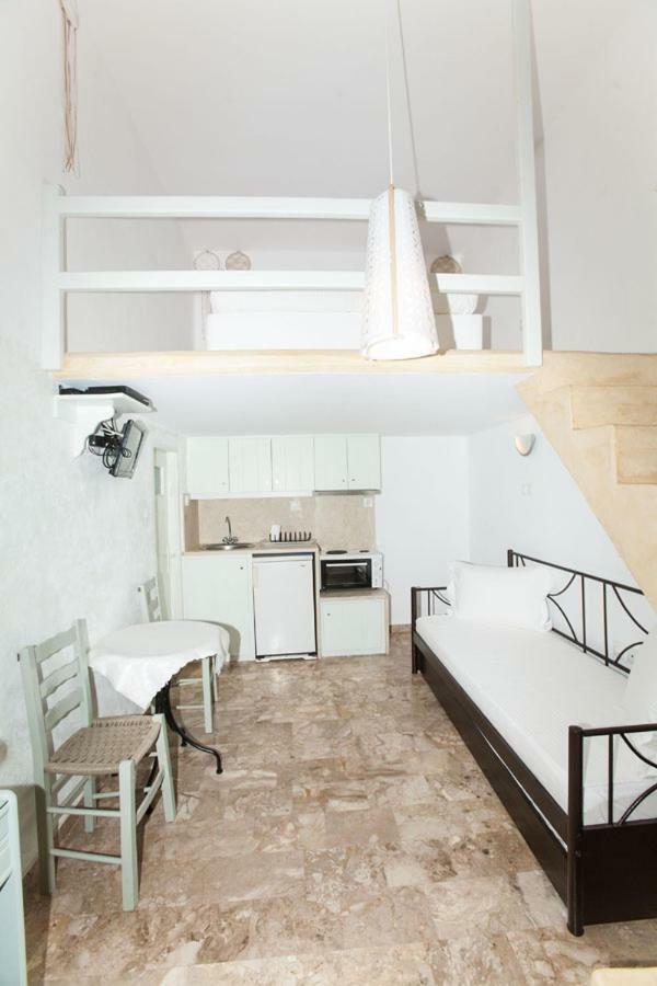 Kyma Studios Livadi  Bagian luar foto